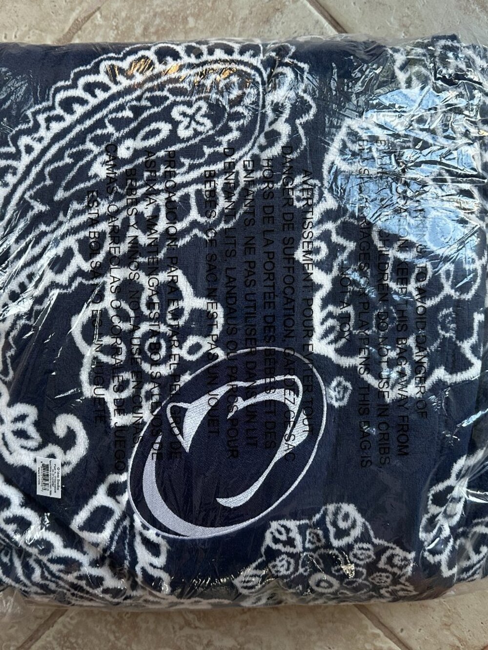 VERA BRADLEY COLLEGIATE PLUSH PENN STATE OVERSIZED THROW BLANKET:NWT 94"x66" - Picture 6 of 6